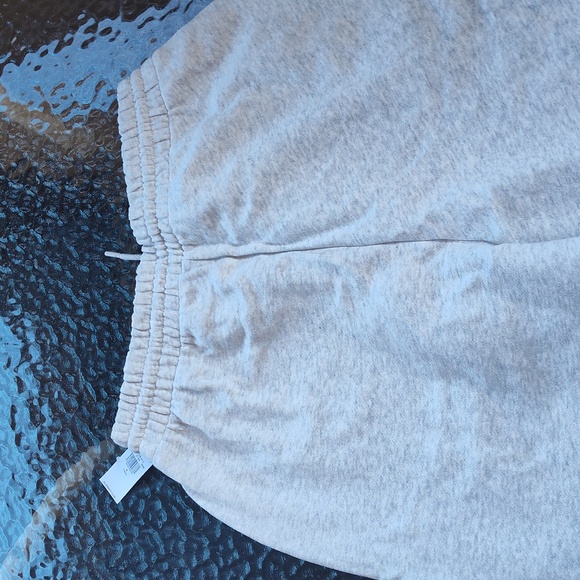 Extra High-Waisted SoComfy Wide-Leg Sweatpants Old Navy - Picture 8 of 9